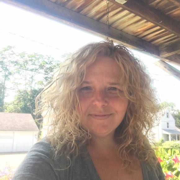 Meet your Posher, Lisa - Picture 1 of 1